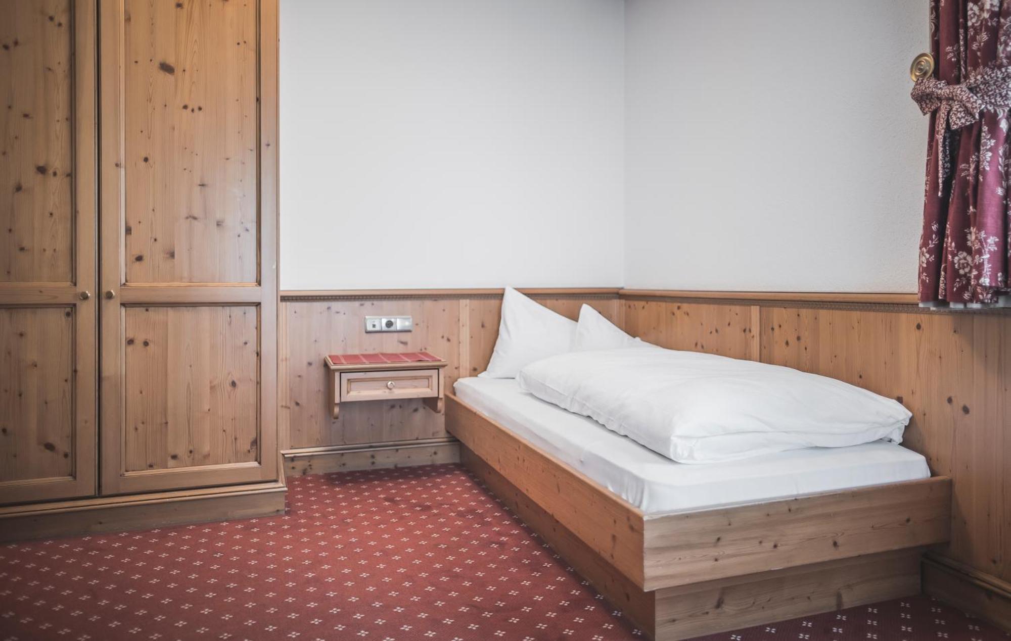 Hotel Alpenblick Sexten Exteriör bild