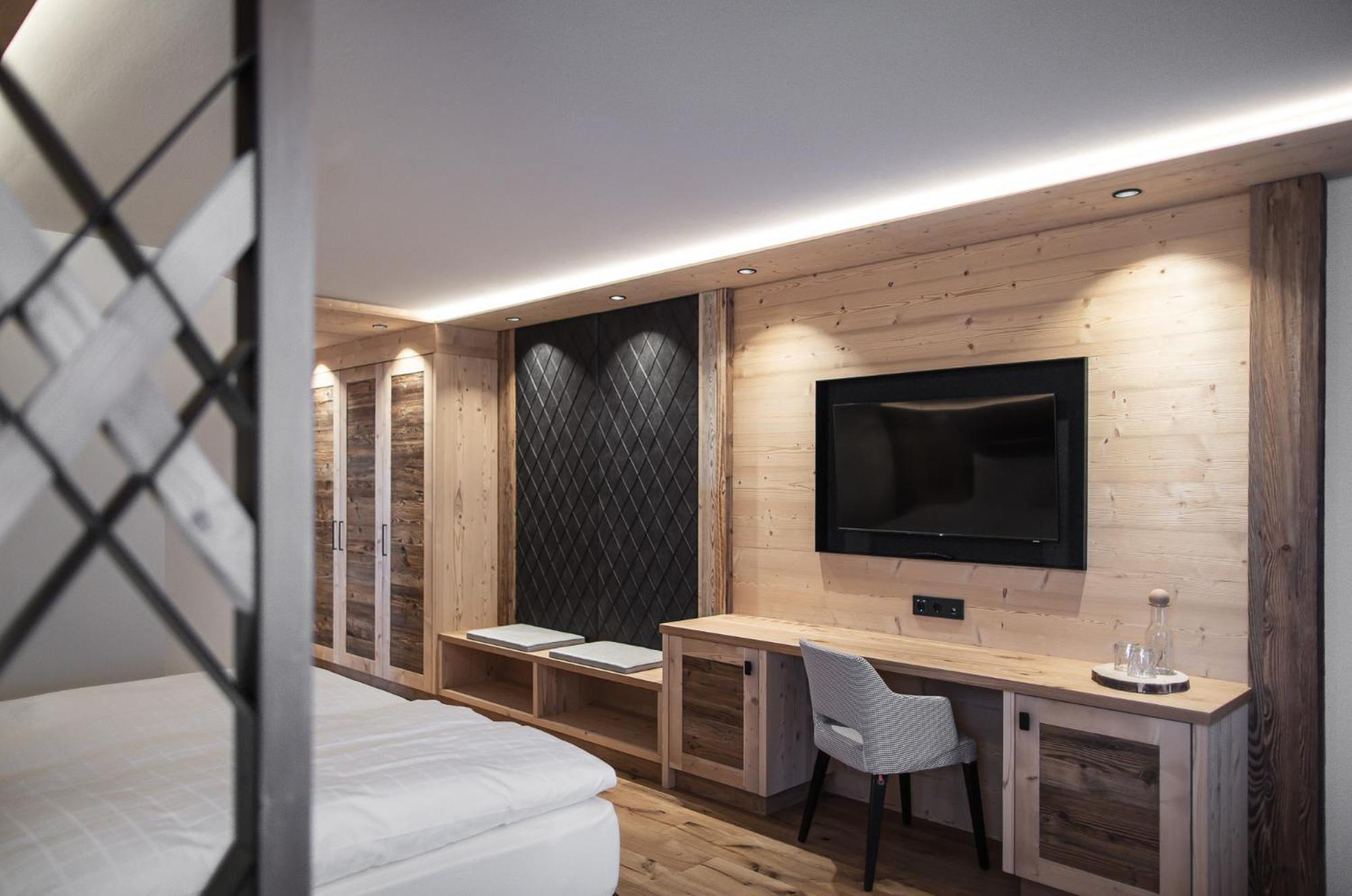 Hotel Alpenblick Sexten Exteriör bild