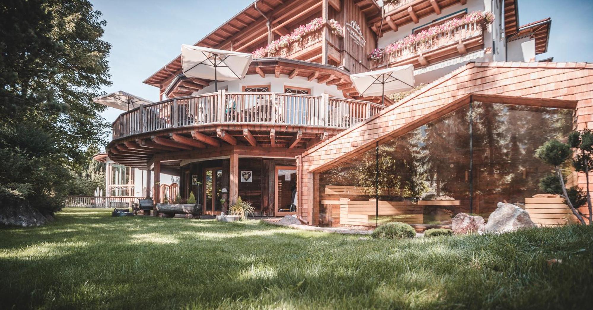 Hotel Alpenblick Sexten Exteriör bild
